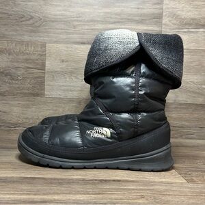 The North Face Amore Insulated Winter Puffer Boots Women’s 9